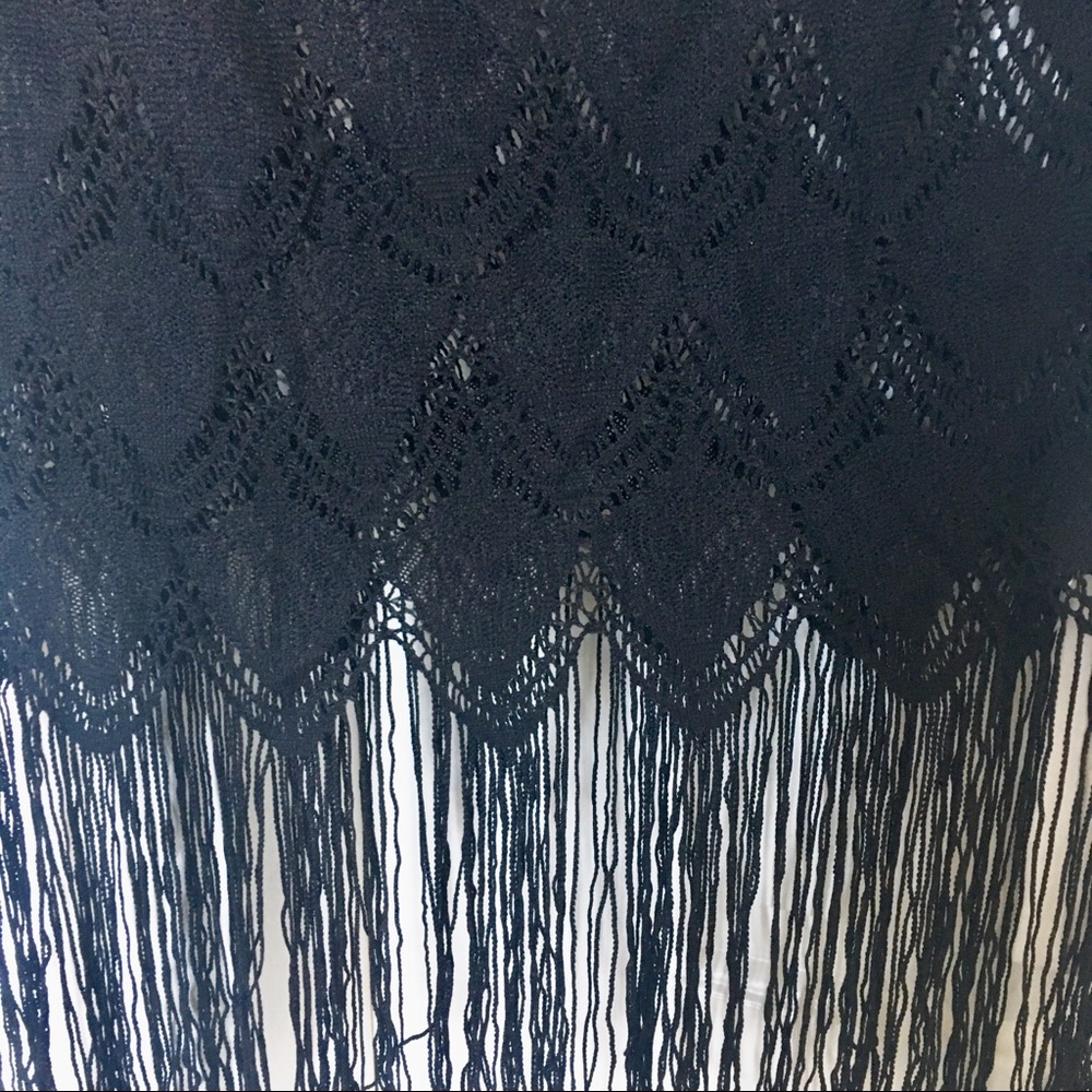 Kirra | Black Scallop Fringe Crop Top Size XS/S - Picture 3 of 5